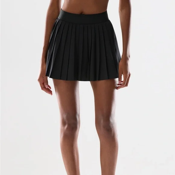 Aritzia Tennis Pro Micro Skirt - Picture 2 of 8